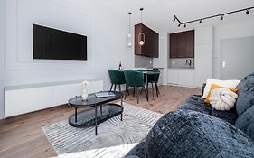 Apartament Piotrkowska z Garazem Blisko Centrum Nowoczesny